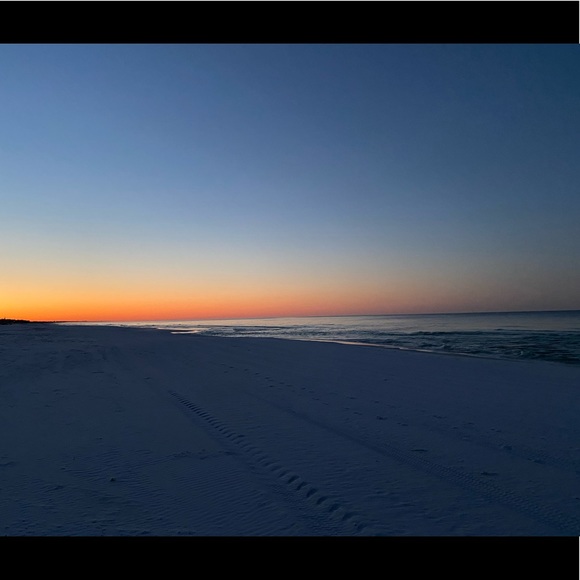 Meet your Posher, Christie - Picture 1 of 1